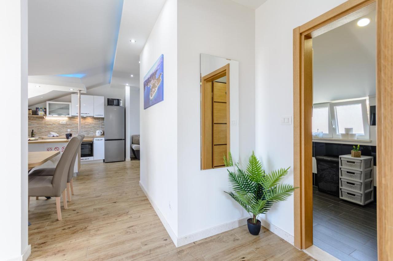 Apartment Darka 1 Sumartin Eksteriør bilde