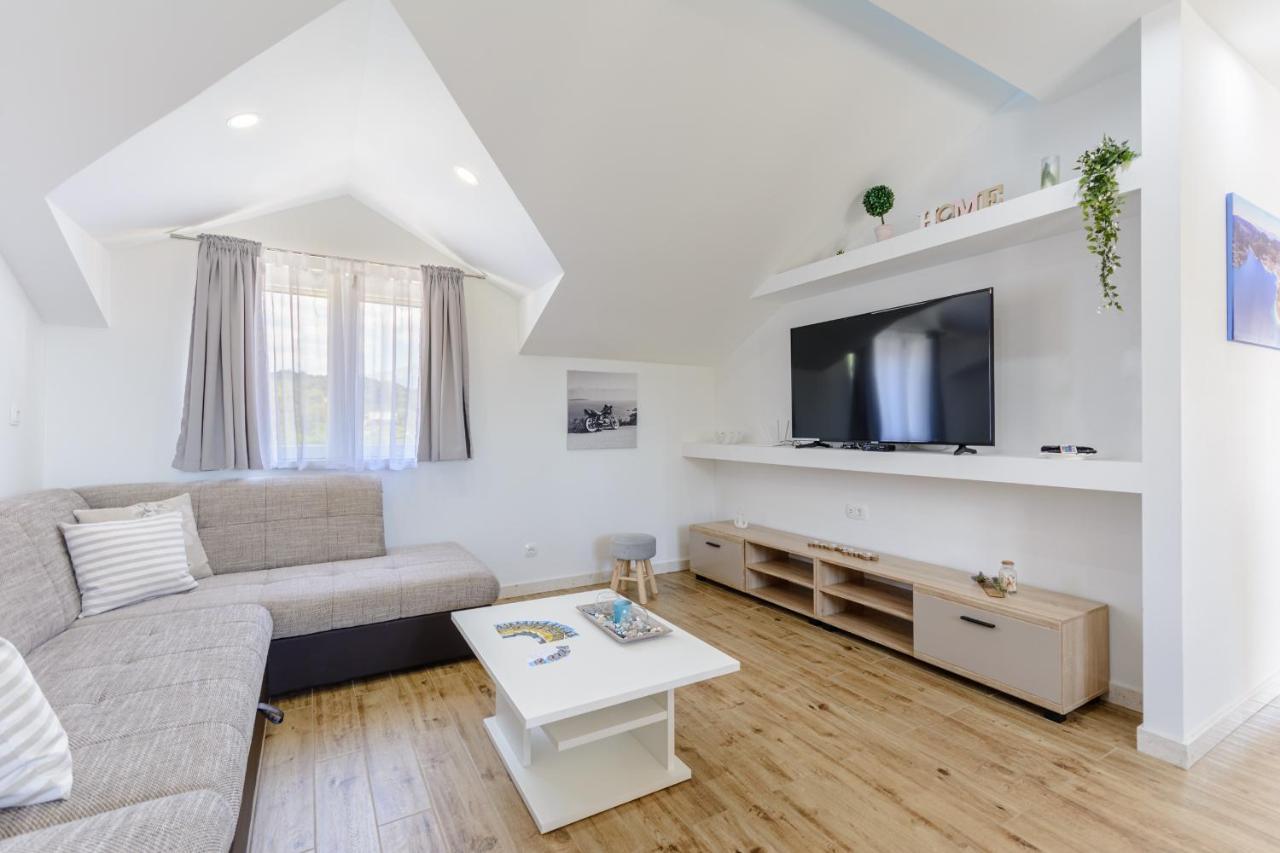 Apartment Darka 1 Sumartin Eksteriør bilde